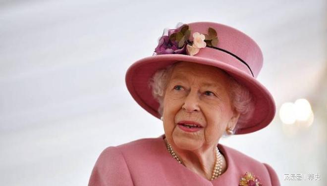 伊丽莎白二世珠宝_英国女王伊丽莎白二世统治时期重要事件_英国女王伊丽莎白二世生平事迹