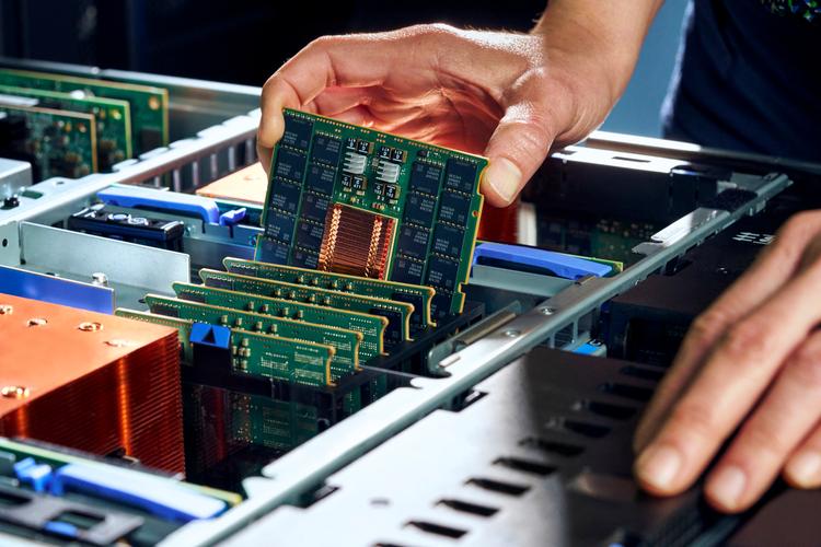 采用vmware软件的ibm刀片服务器虚拟化方案_POWER7系统性能优化_IBM POWER7服务器