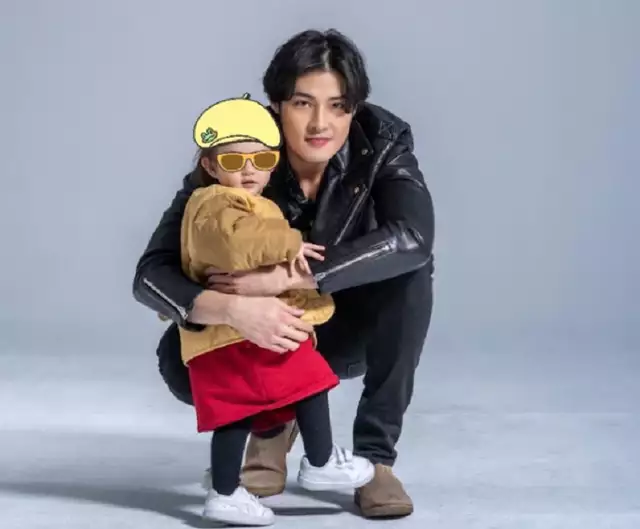 寇家瑞女友Megan_寇家瑞个人资料_寇家瑞女儿一岁多