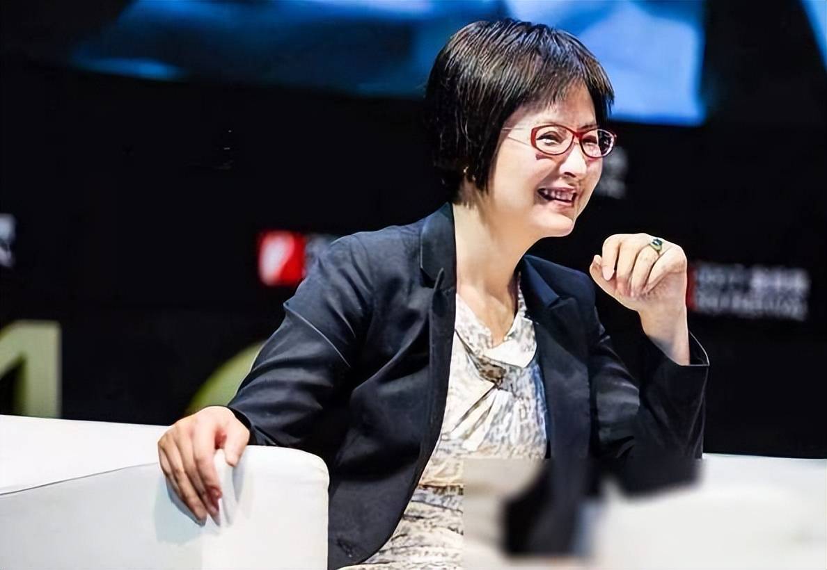 张泉灵北大演讲听后感_张泉灵主持生涯及个人经历_张泉灵央视辞职转型创投圈