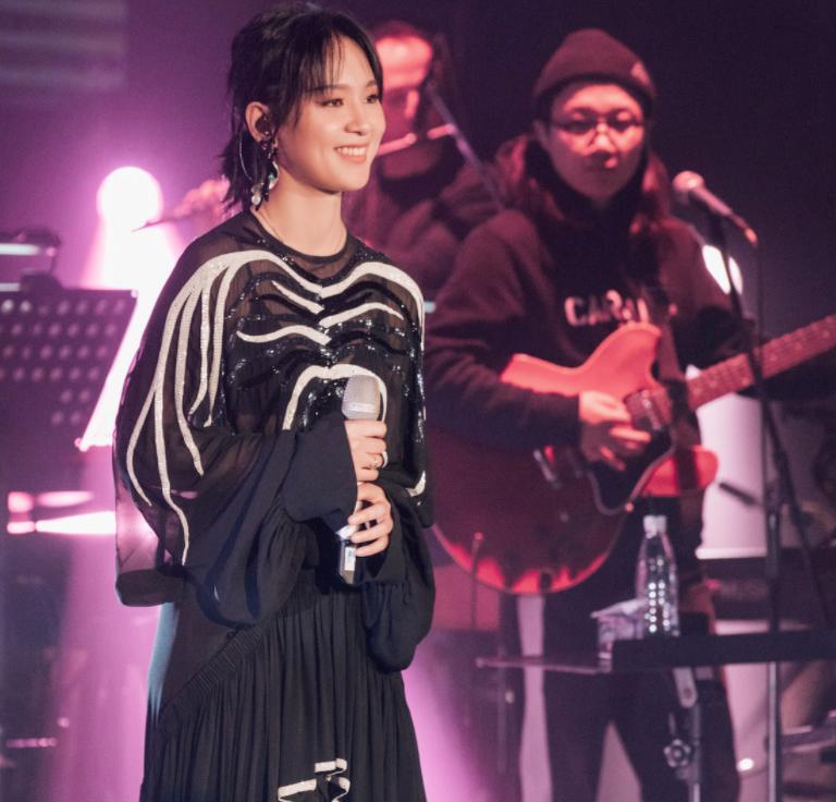 张国立姜文甄子丹前妻曝光_张国立三个干女儿现状_张国立儿子张默人生经历
