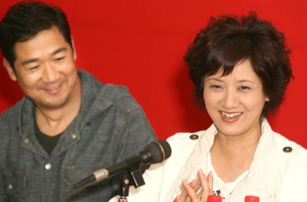 张国立三个干女儿现状_张国立姜文甄子丹前妻曝光_张国立儿子张默人生经历