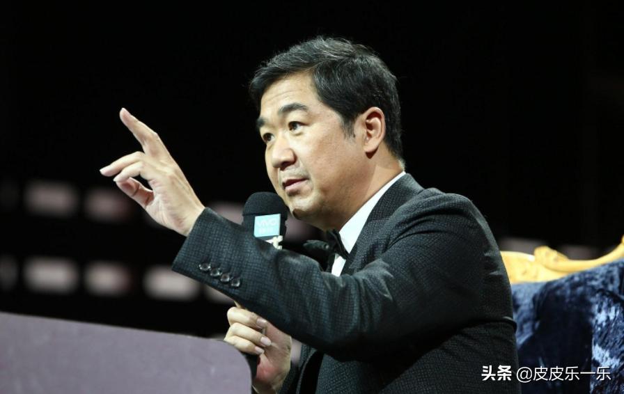 张国立姜文甄子丹前妻曝光_张国立儿子张默近年动态_张国立与张默父子同框视频