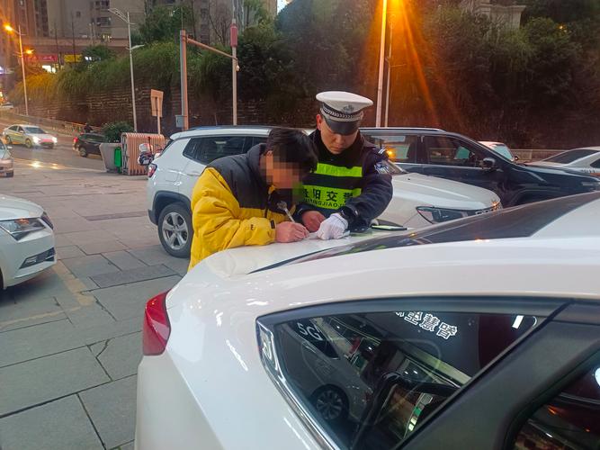 东莞交警重新调查车祸责任认定_东莞撞车党所有人照片_唐先生被曝故意撞车事件